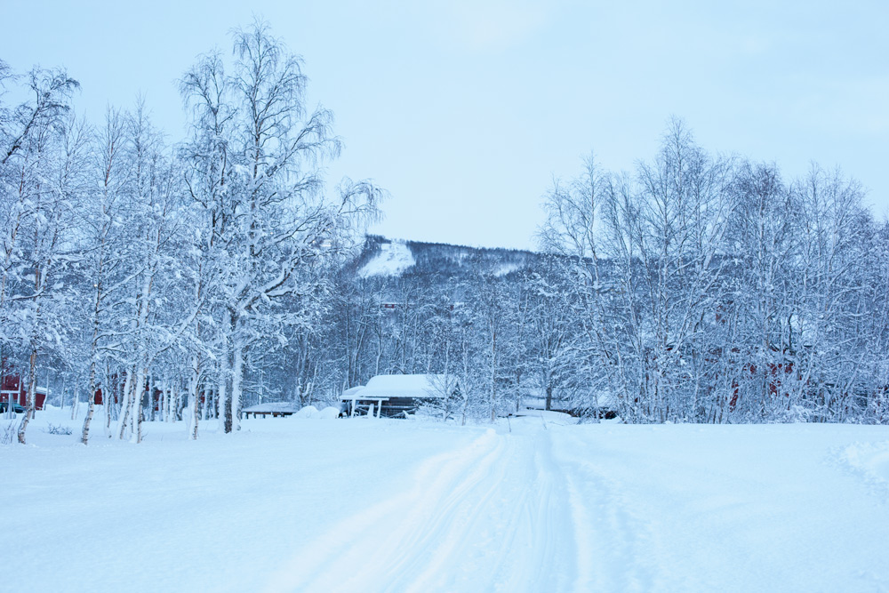 Skiurlaub in Schweden mit Kind Skigebiet Hemavan Tärnaby Pisten Übernachten Kosten Langlauf. Sonne, Schnee, Kälte im Dezember 