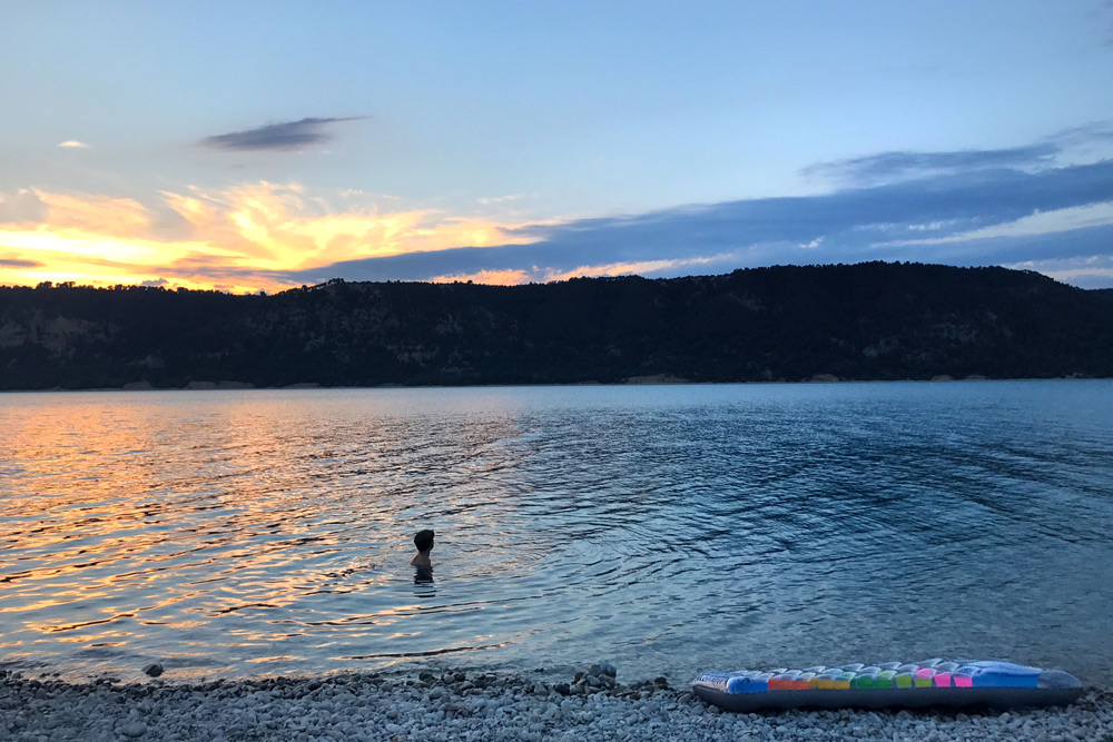 Elan Sportreisen Erfahrung Familiencamping Südfrankreich Provence Verdon Schlucht am Lac de Sainte Croix Moussiert Urlaub Campingplatz mit Kind in Frankreich