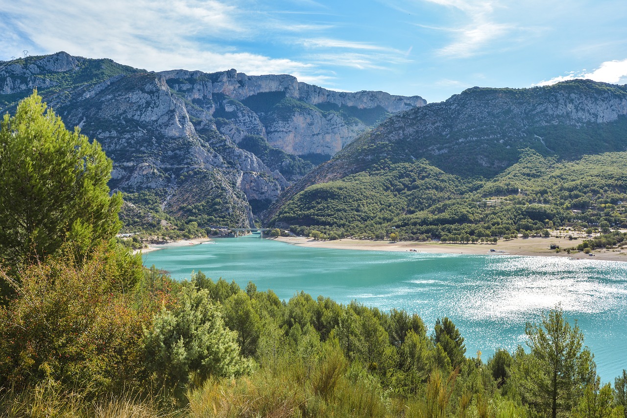Elan Sportreisen Erfahrung Familiencamping Südfrankreich Provence Verdon Schlucht am Lac de Sainte Croix Moustiers