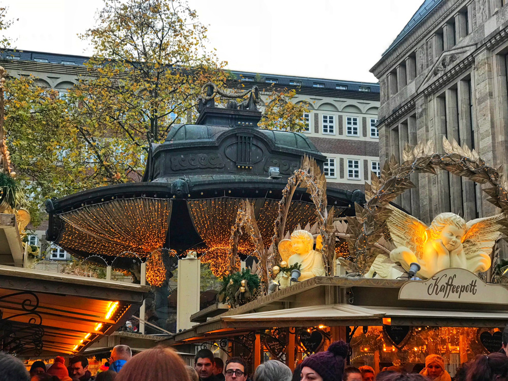 Highlights Weihnachtsmarkt Düsseldorf 2017 - Was sollte man unbedingt gesehen haben. Die besten Attraktionen, Köstlichkeiten und Mitbringsel. Weihnachtsmärkte Innenstadt Düsseldorf 2017 