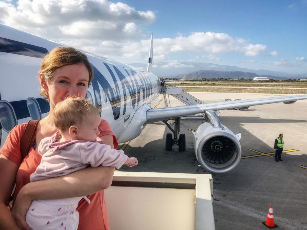 Tipps Sicherheitskontrolle am Flughafen, fliegen mit Baby und Kind