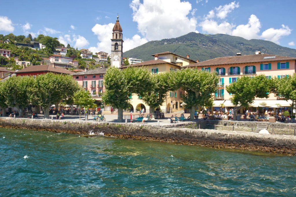Urlaub in Tessin mit Kindern - Reiseziele in der italienischen Schweiz für Familien, Ascona vom Wasser